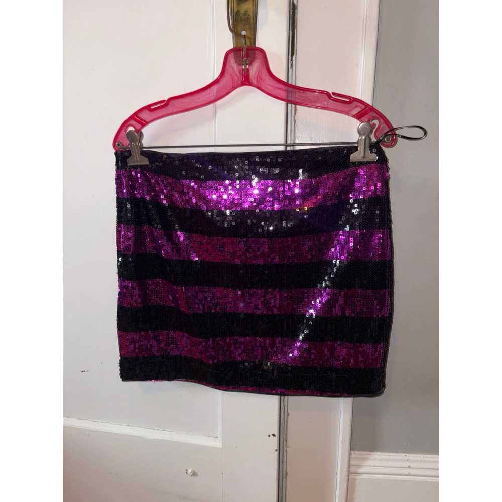 Pink & Black sequin mini skirt by XXI size L